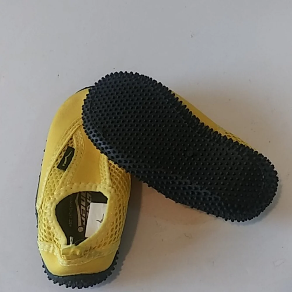 Wave Runner Water Shoe Unisex Size 7